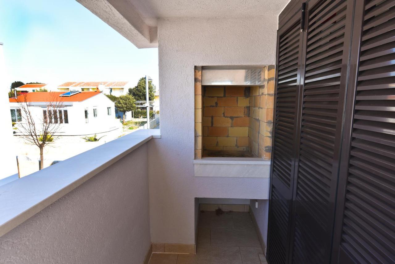 Apartmani Astrado ペトルチャネ エクステリア 写真