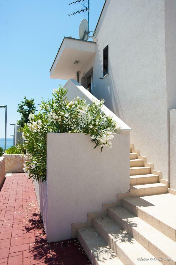 Apartmani Astrado ペトルチャネ エクステリア 写真