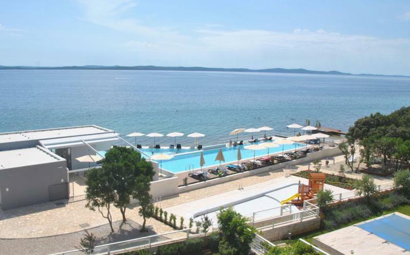 Apartmani Astrado ペトルチャネ エクステリア 写真