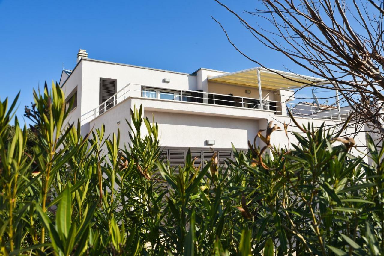 Apartmani Astrado ペトルチャネ エクステリア 写真